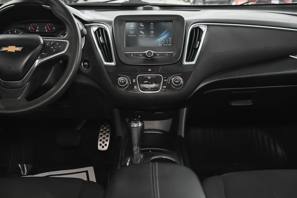 Used 2016 Chevrolet Malibu LT FWD image 21