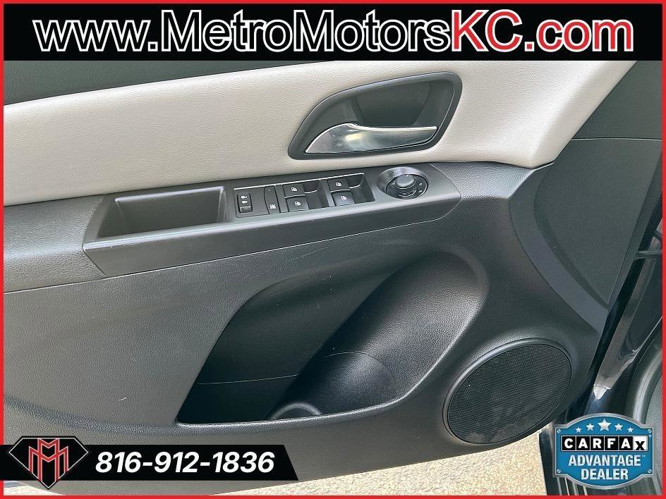 Used 2016 Chevrolet Cruze LT image 24