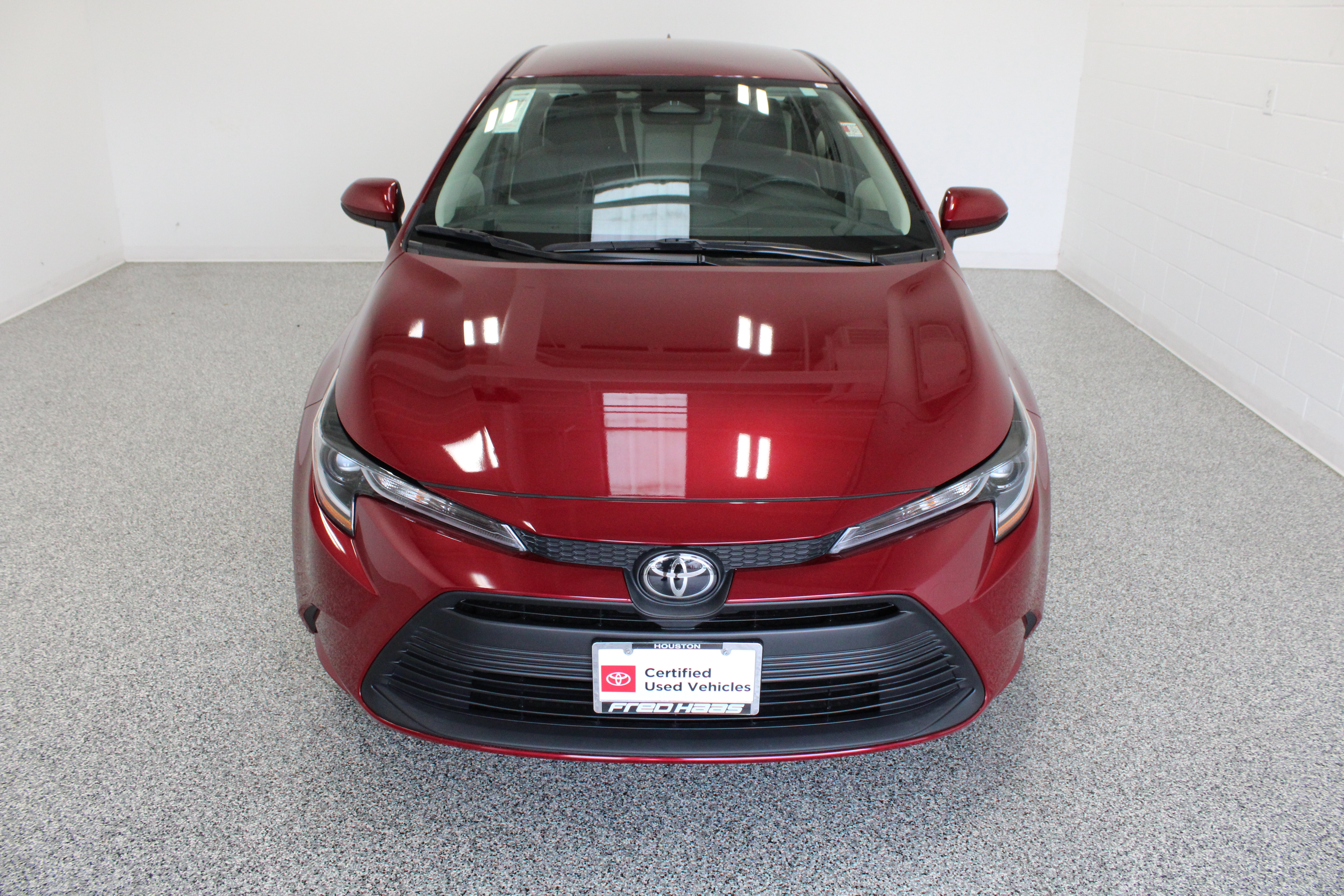 Certified 2025 Toyota Corolla LE FWD image 3