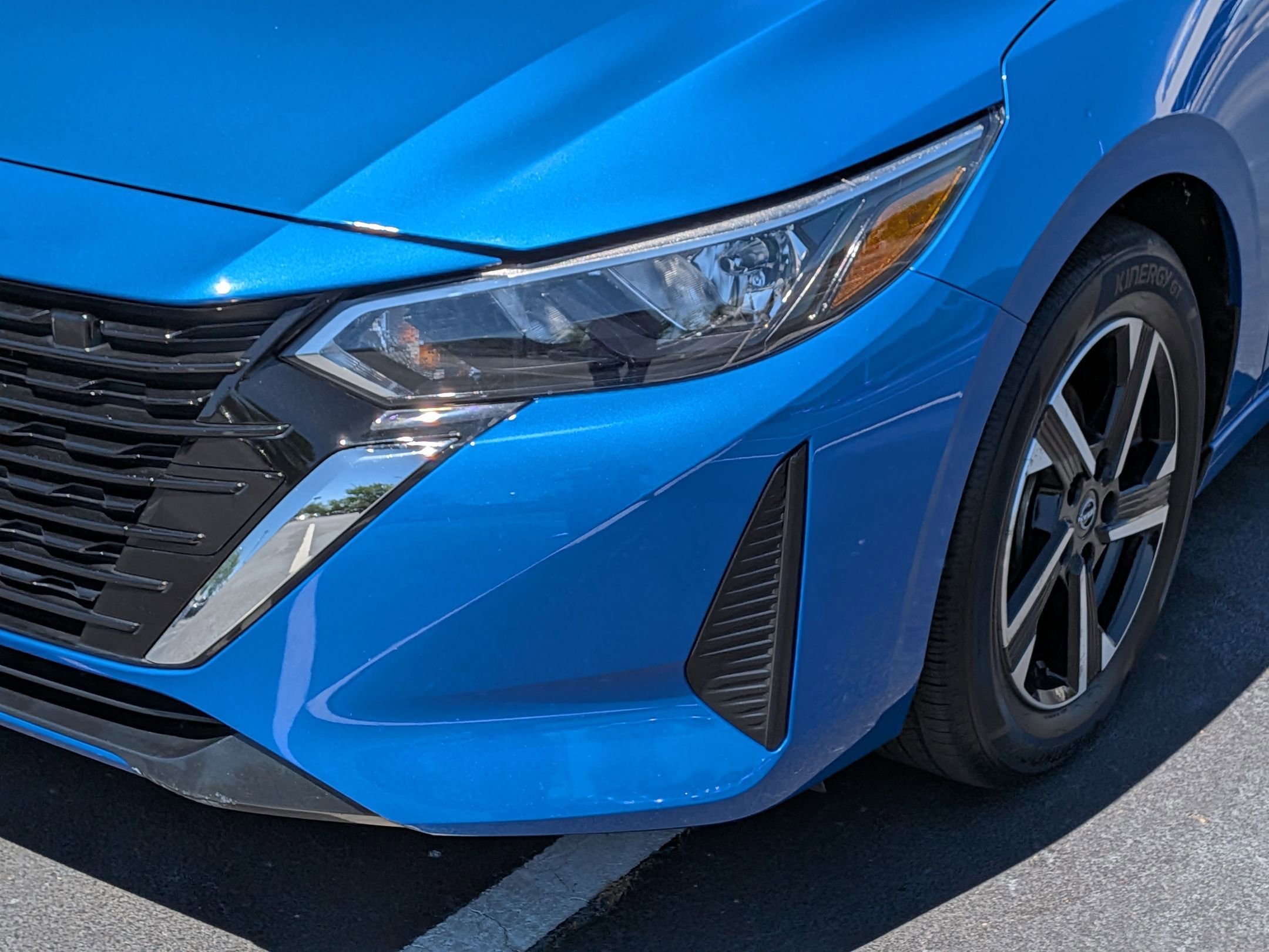 Used 2025 Nissan Sentra SV FWD image 9