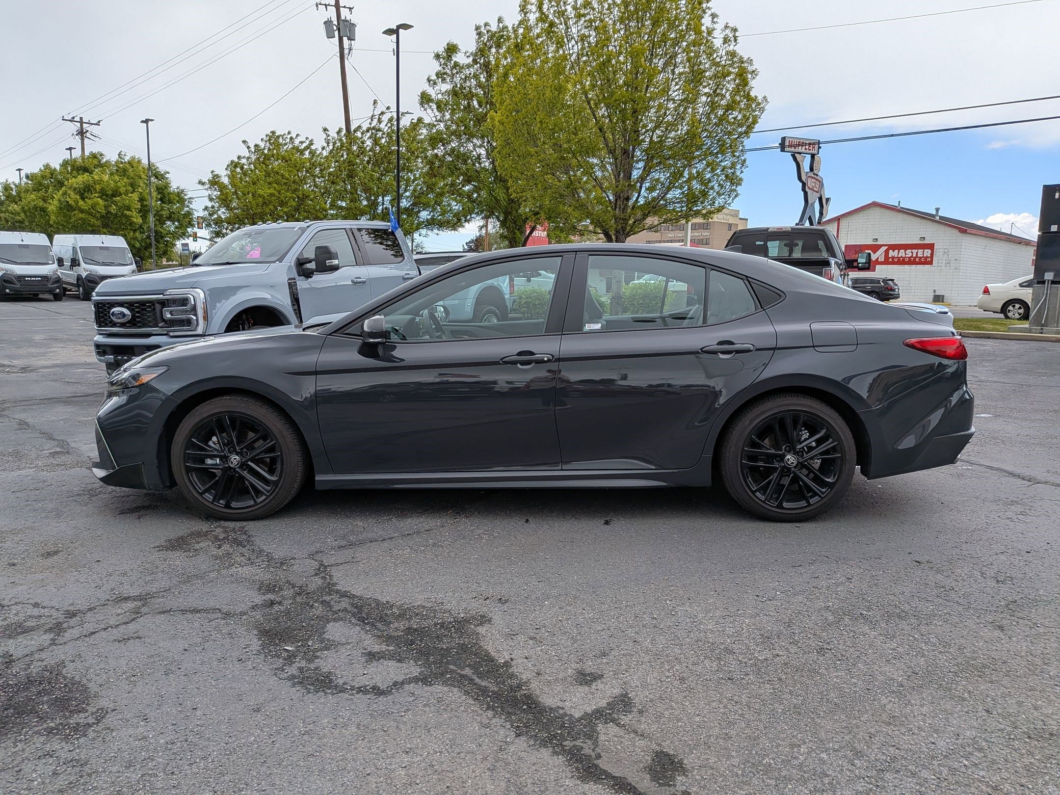 Used 2026 Toyota Camry SE w/ Multimedia Upgrade Package FWD image 10