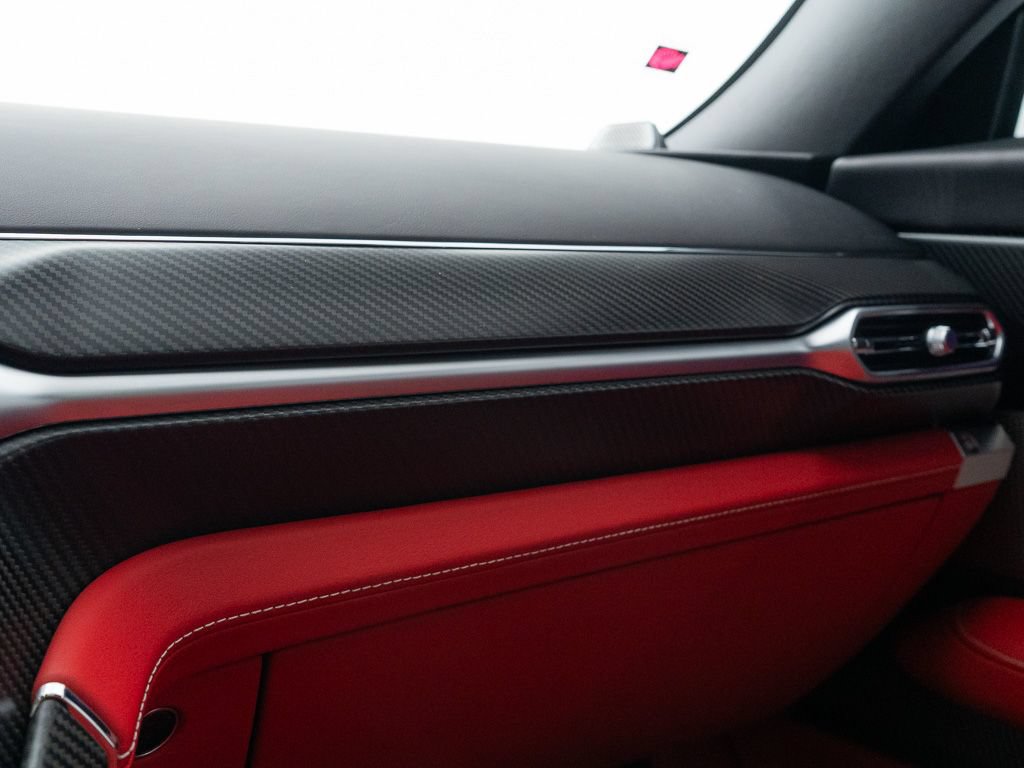 Used 2025 Aston Martin Vanquish RWD image 31