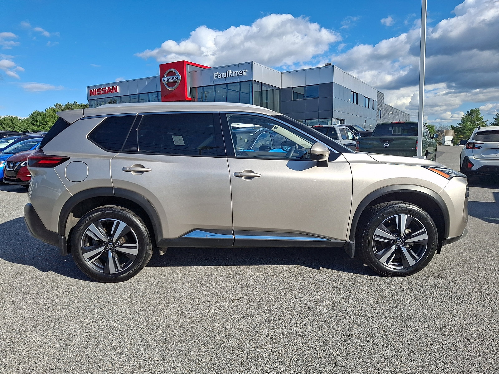 Certified 2021 Nissan Rogue SL w/ Premium Package AWD/4WD image 8