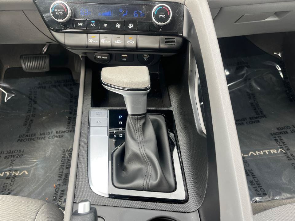 Used 2024 Hyundai Elantra SEL FWD image 22