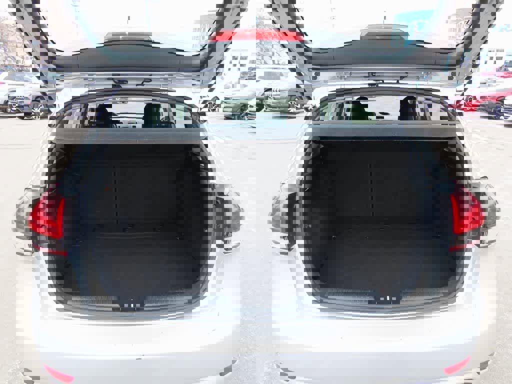 Used 2016 Kia Forte LX image 11