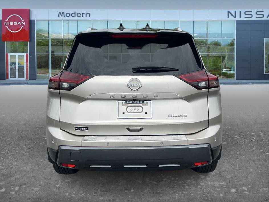 Certified 2025 Nissan Rogue SL w/ Tech Package AWD/4WD image 6