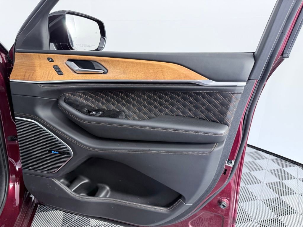 Used 2021 Jeep Grand Cherokee L Summit image 10