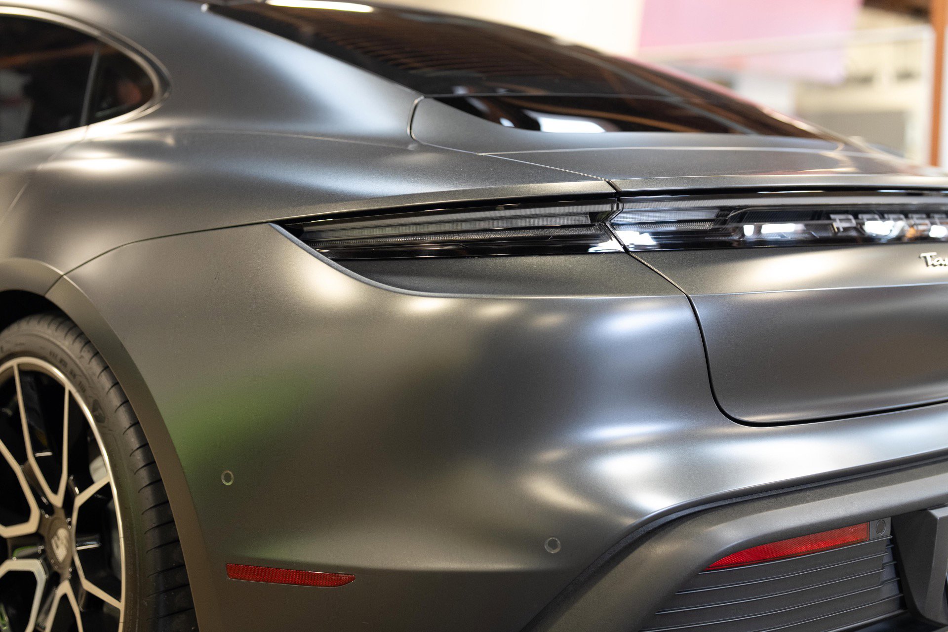 Used 2025 Porsche Taycan RWD image 35