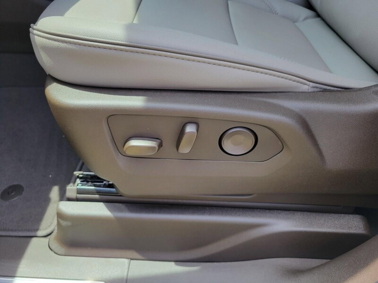 New 2026 GMC Yukon Elevation RWD image 21