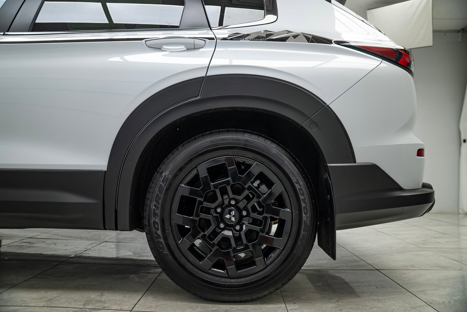 Used 2025 Mitsubishi Outlander Trail Edition image 29