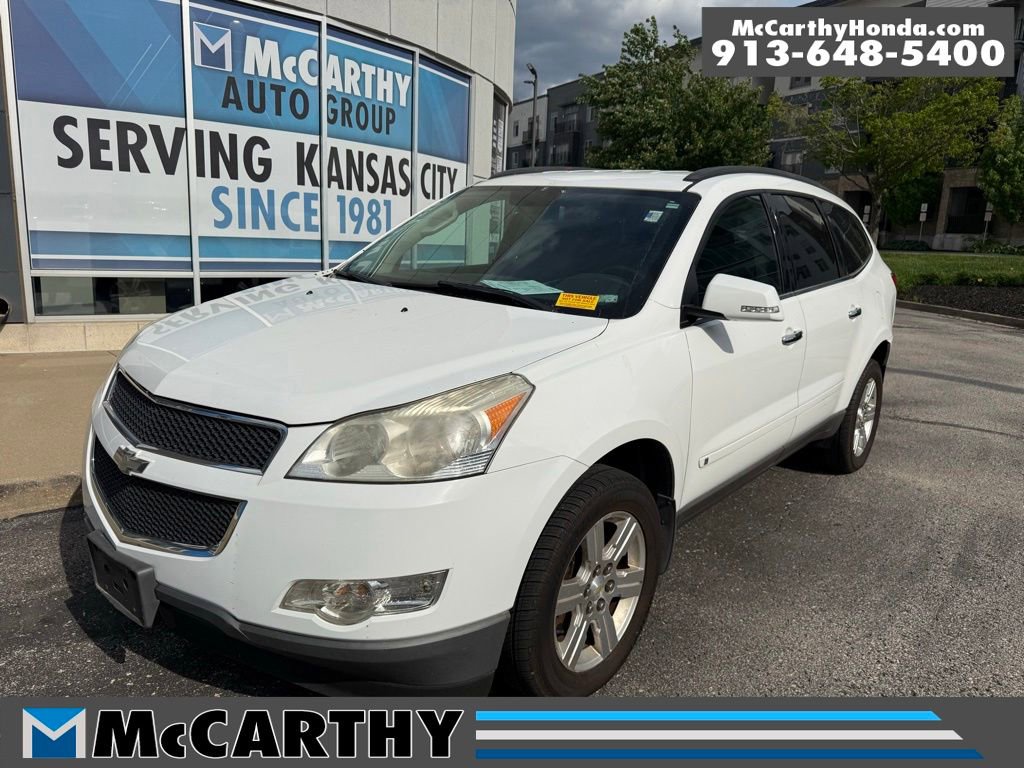 Used 2010 Chevrolet Traverse LT FWD image 1