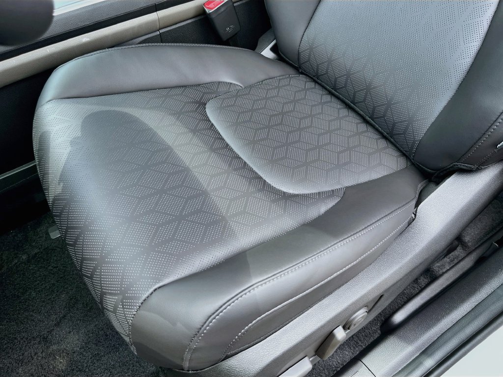New 2027 Kia Carnival LXS FWD image 13