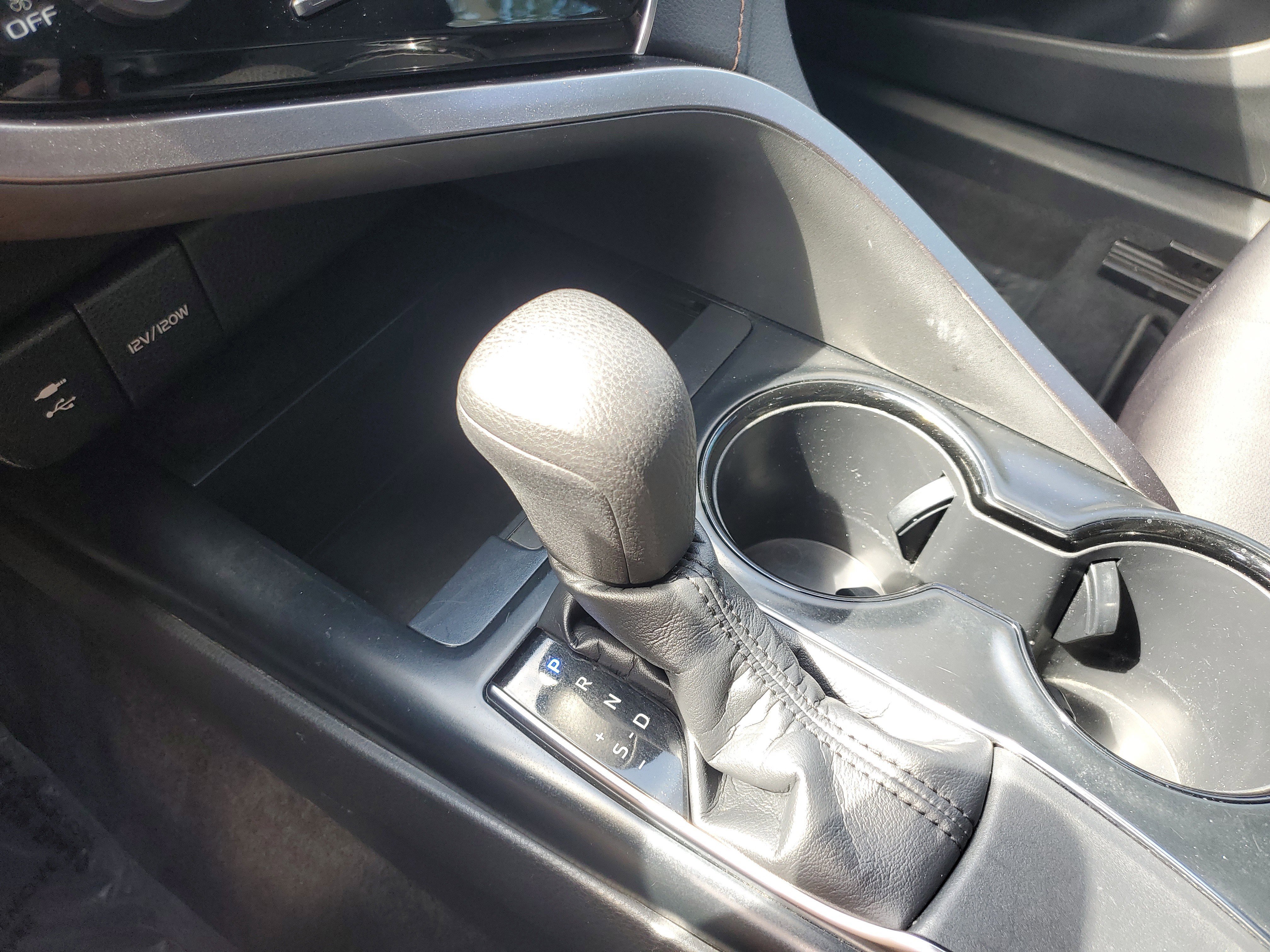 Certified 2018 Toyota Camry LE w/ Convenience Package image 28