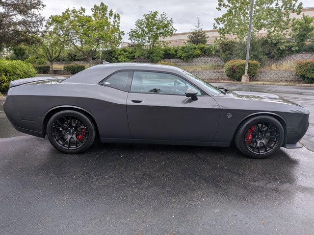 Used 2016 Dodge Challenger SRT Hellcat image 4