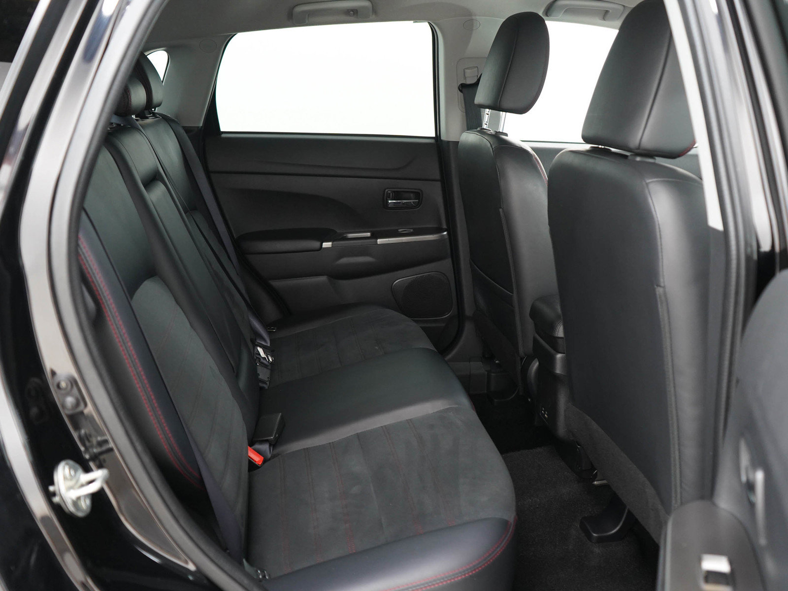 Used 2024 Mitsubishi Outlander Sport SE AWD/4WD image 12