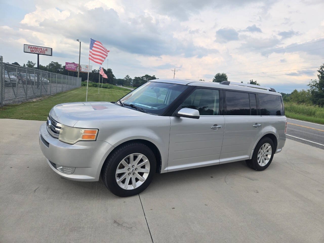 Used 2009 Ford Flex SEL FWD image 2