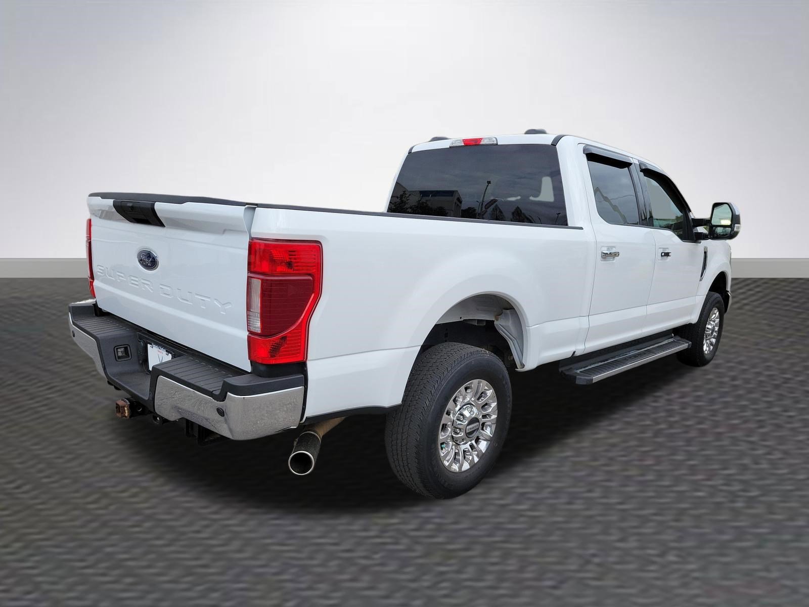 Used 2022 Ford F250 XLT w/ XLT Premium Package image 5