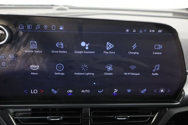 Used 2024 Chevrolet Equinox EV RS w/ LPO, Trailering Package image 31