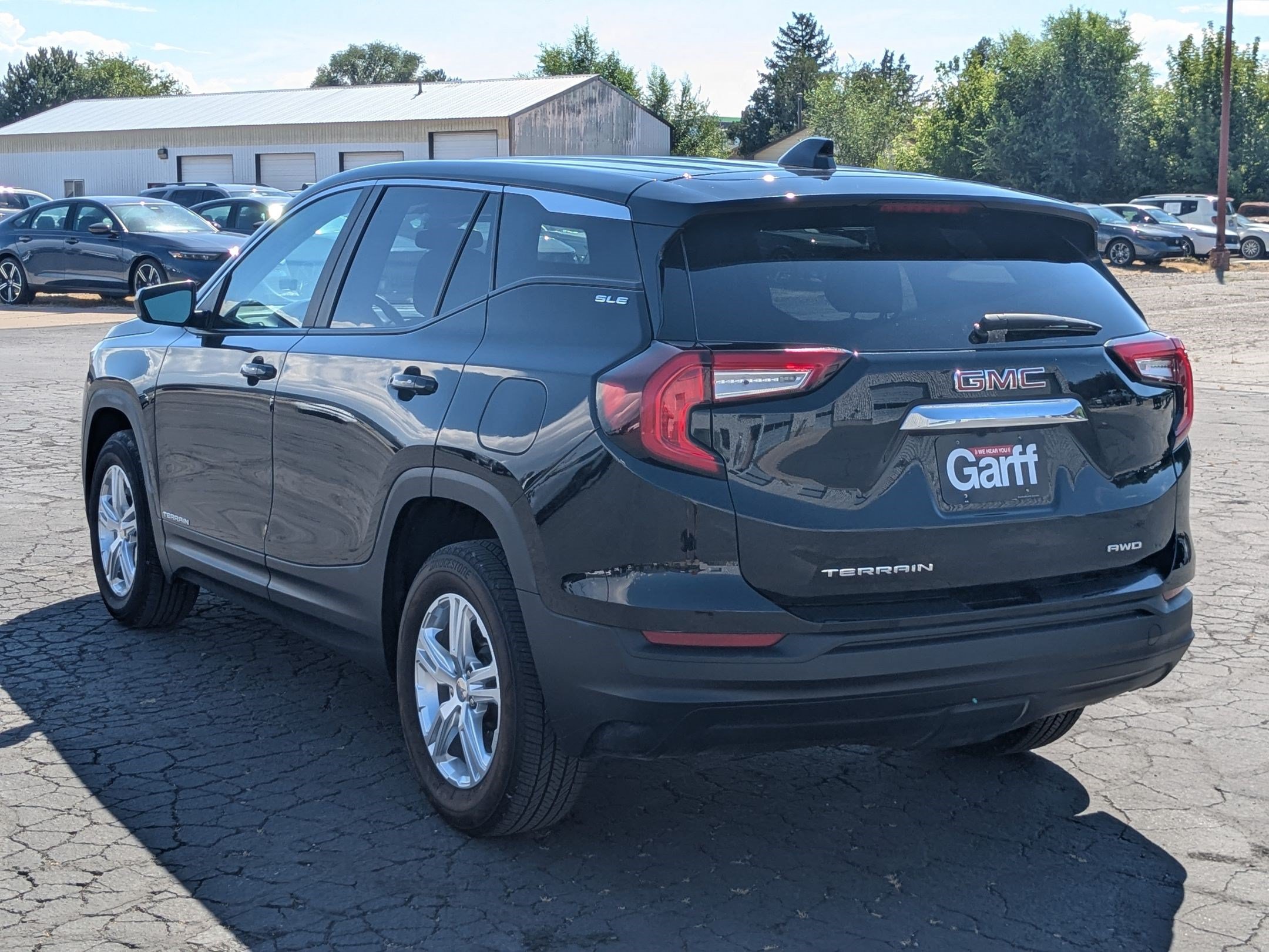 Used 2024 GMC Terrain SLE AWD/4WD image 5