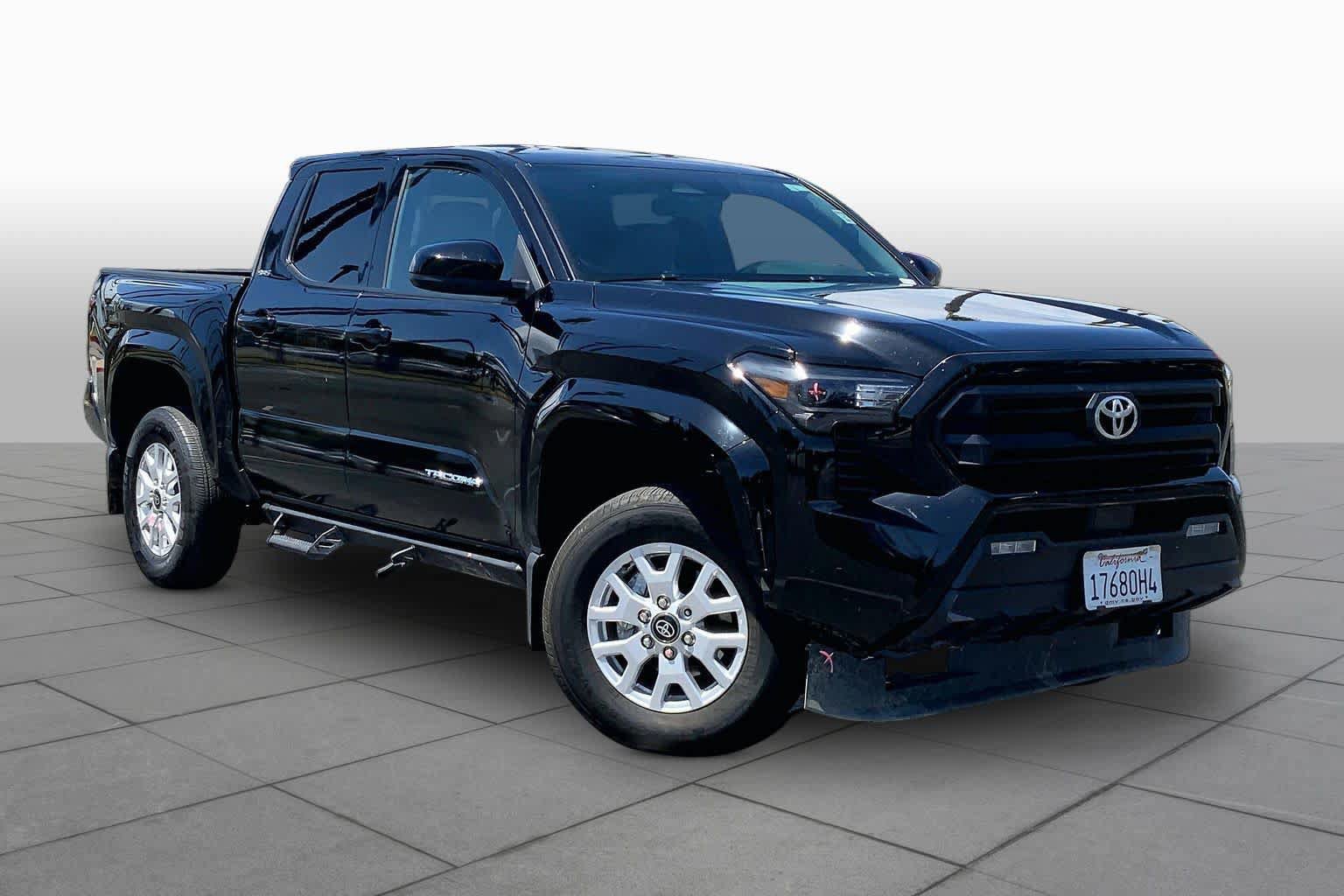 Used 2025 Toyota Tacoma SR5 AWD/4WD image 2