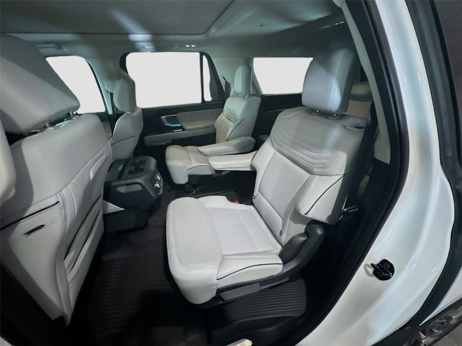 Used 2025 Ford Expedition Max Platinum w/ Platinum Ultimate Package image 12