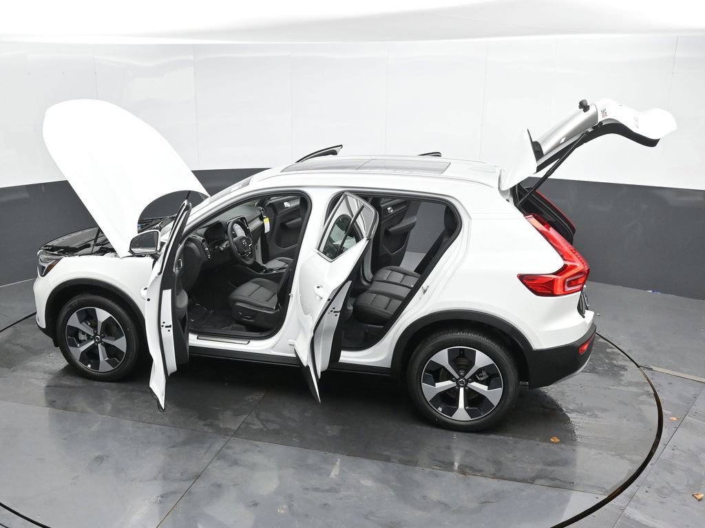 New 2025 Volvo XC40 B5 Core w/ Protection Package Premier image 49
