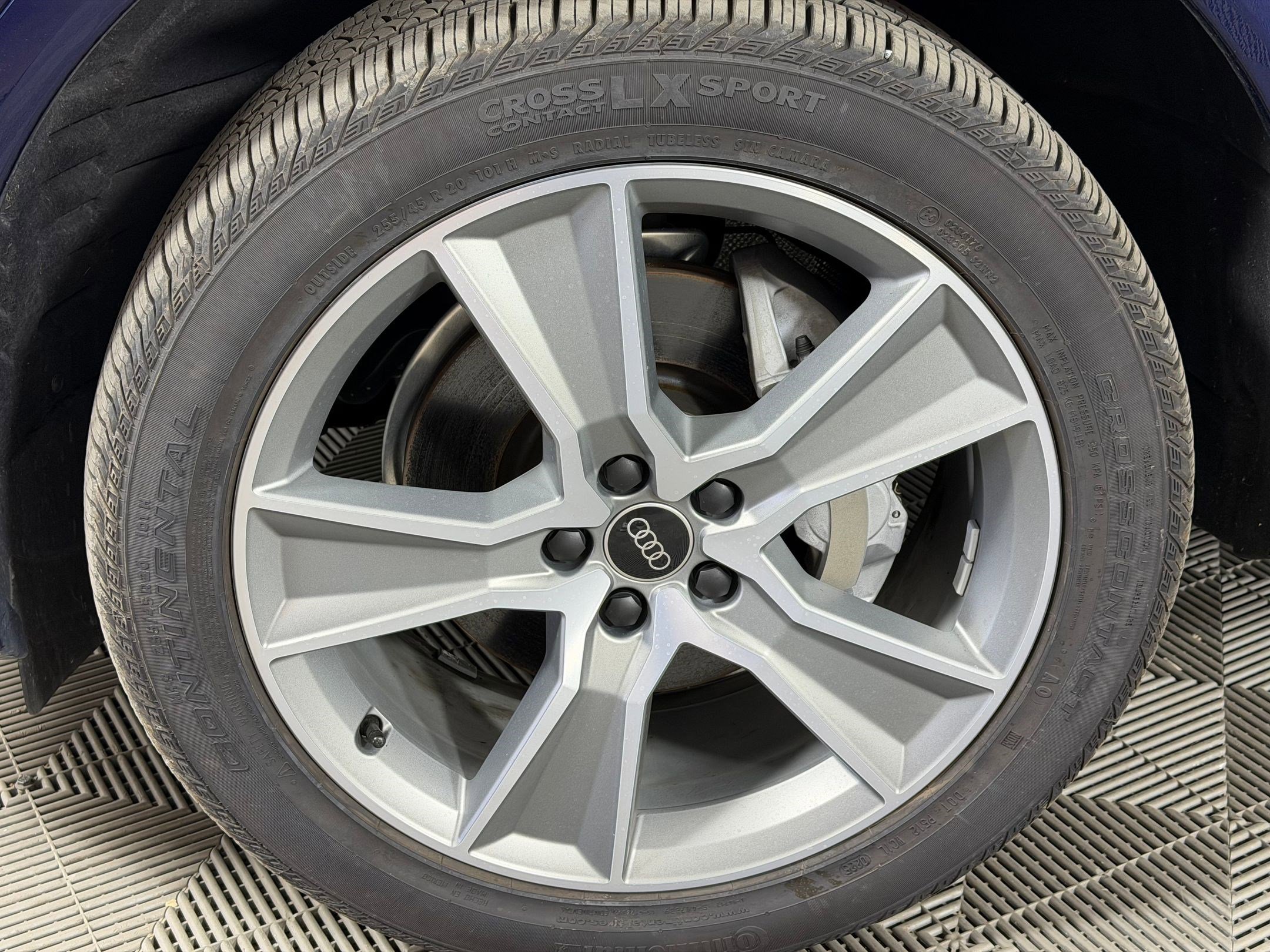 Certified 2025 Audi Q5 2.0T Premium w/ Convenience Plus Package image 12