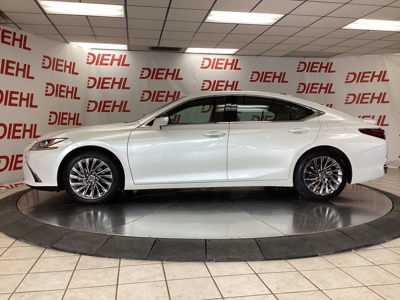 Used 2024 Lexus ES 300h w/ Accessory Package (Z1) FWD image 4
