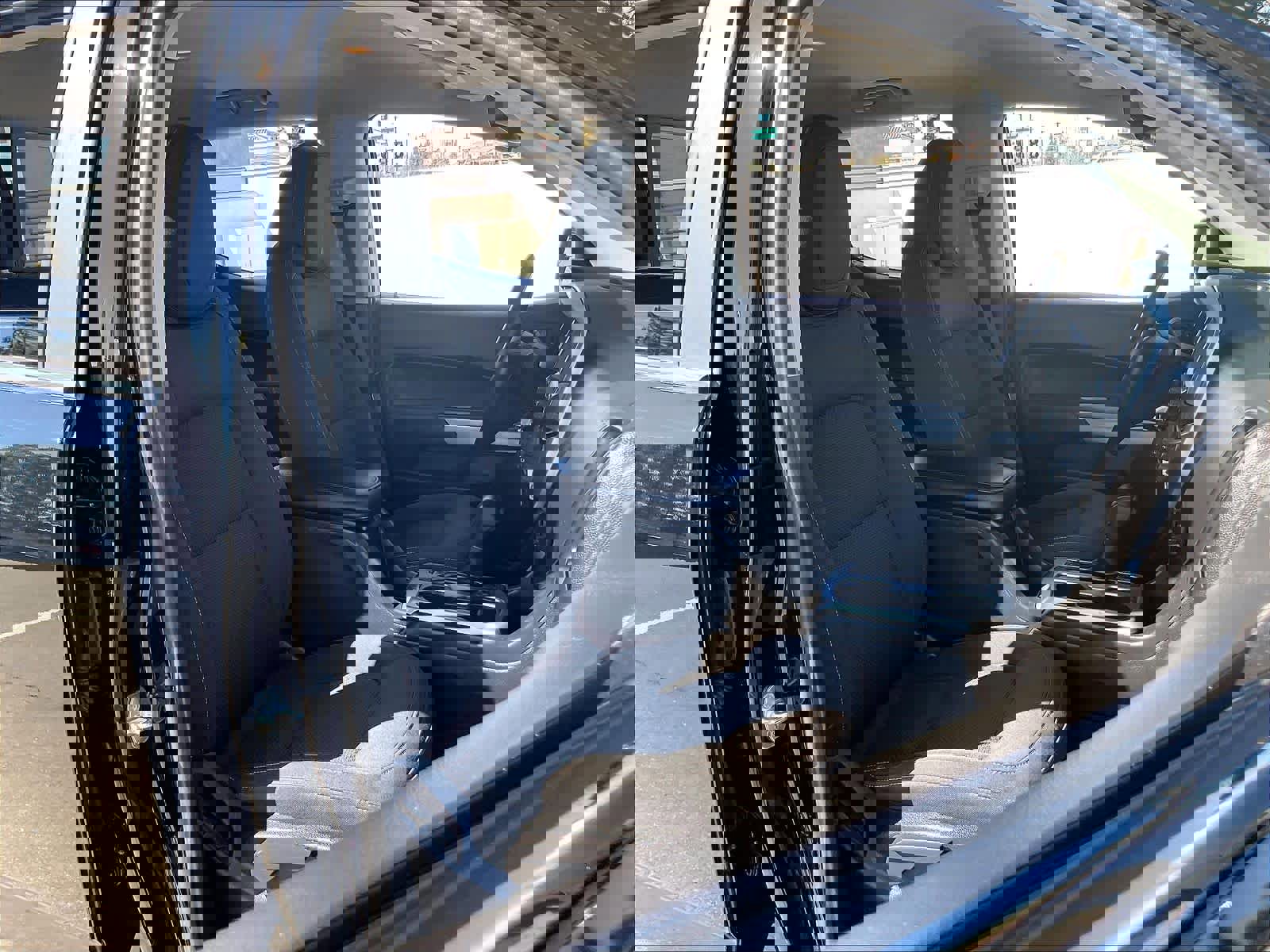 Used 2017 Chevrolet Colorado LT w/ LT Convenience Package image 10