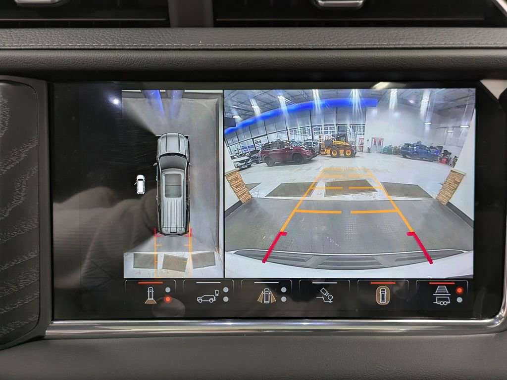 Used 2023 GMC Yukon Denali w/ Advanced Technology Package image 13