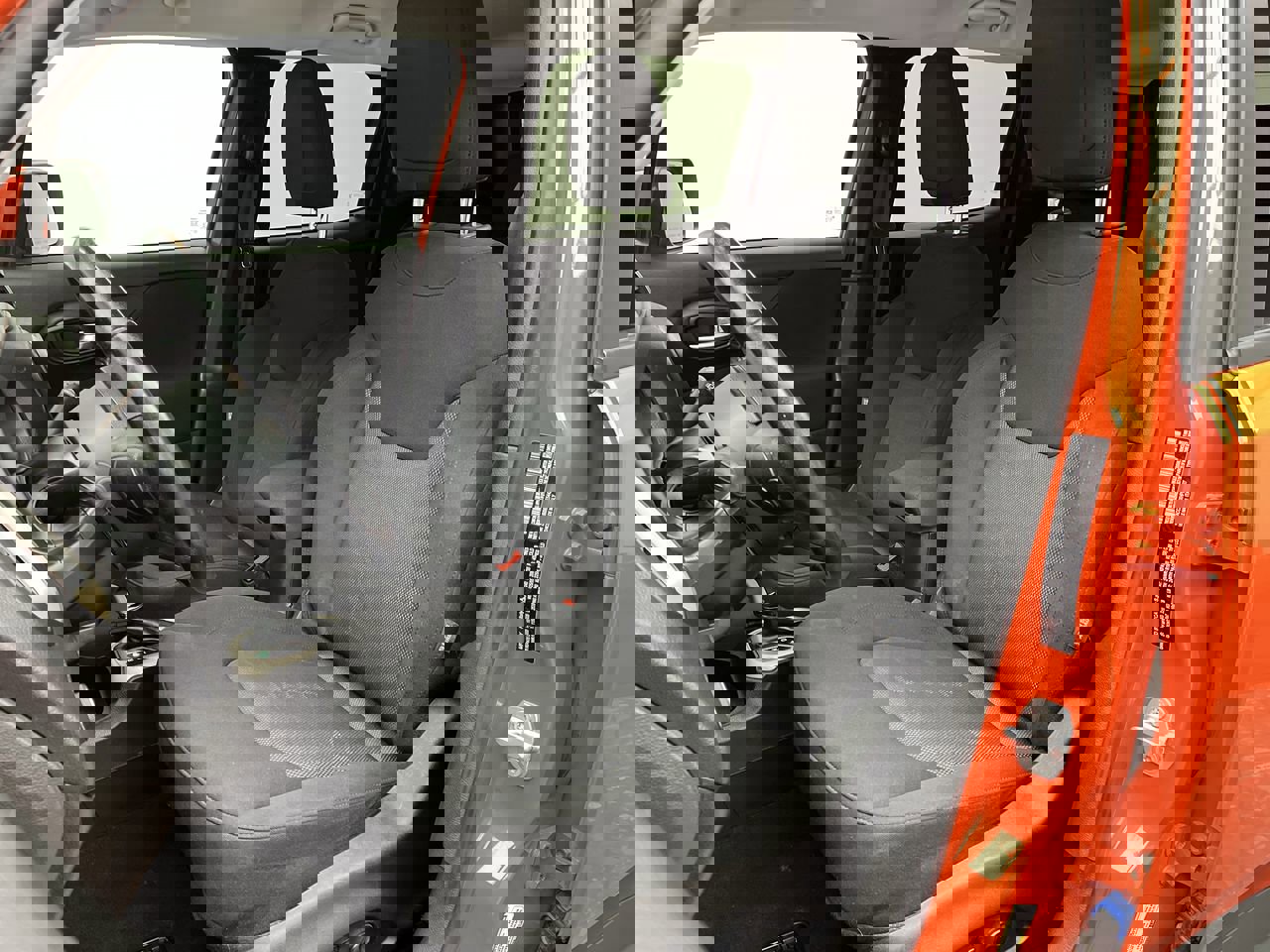 Used 2017 Jeep Renegade Latitude w/ Popular Equipment Group image 8