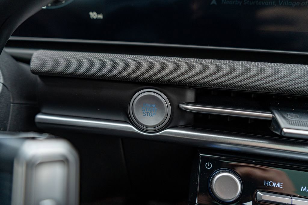 New 2025 Hyundai Tucson Limited image 32