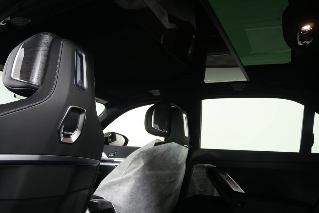 New 2026 BMW 760i xDrive w/ Executive Package image 18
