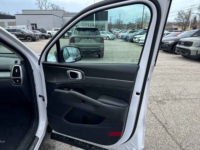 Certified 2023 Kia Sorento SX image 11