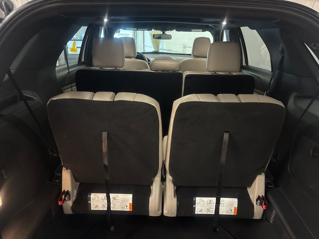 Used 2019 Ford Explorer XLT w/ Equipment Group 202A image 12