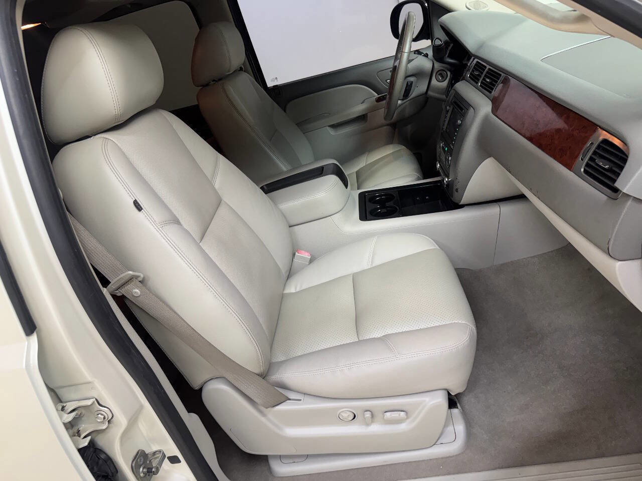 Used 2010 GMC Yukon SLT image 37