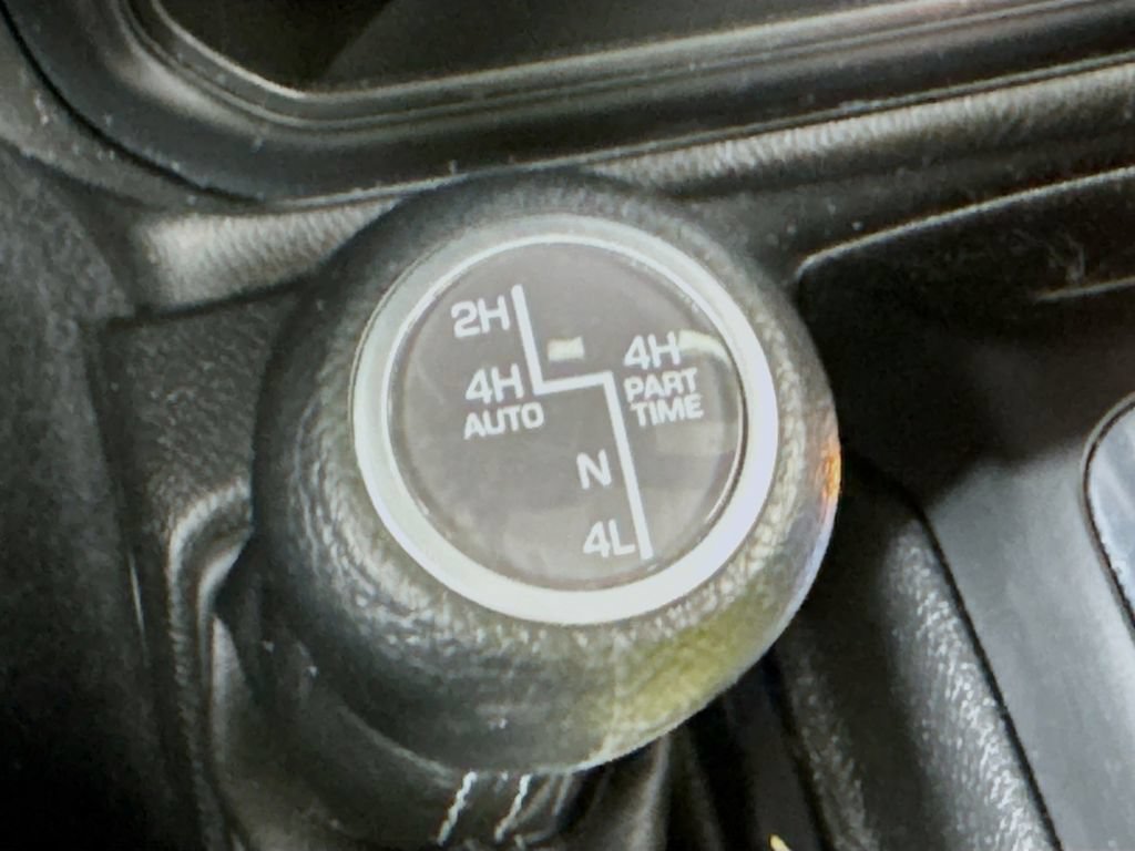 Used 2024 Jeep Wrangler Unlimited AWD/4WD image 16