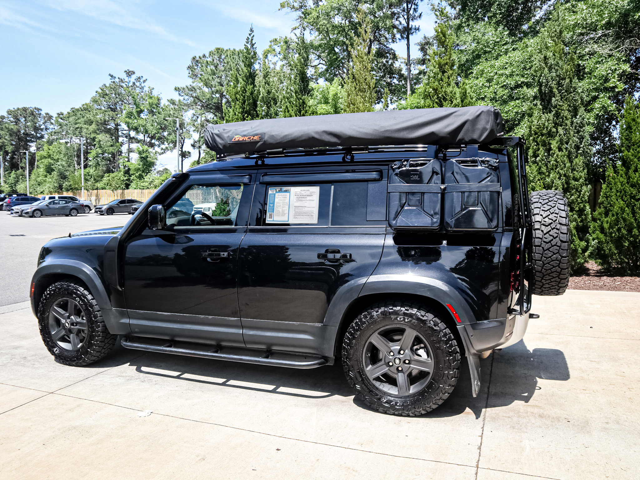 Used 2023 Land Rover Defender 110 S AWD/4WD image 7
