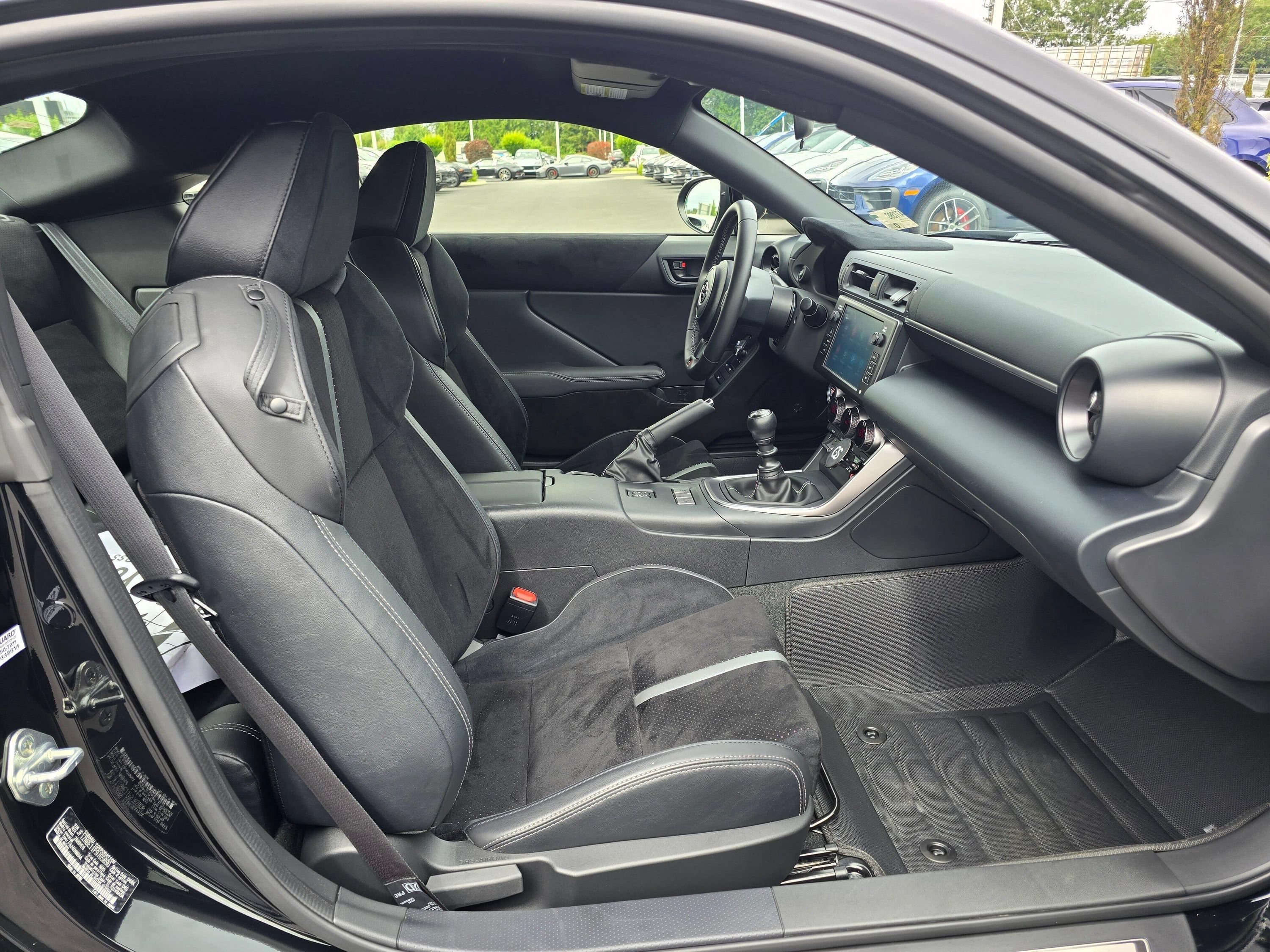 Used 2023 Toyota GR86 Premium w/ ALL Weather Mat Package (TMS) RWD image 17
