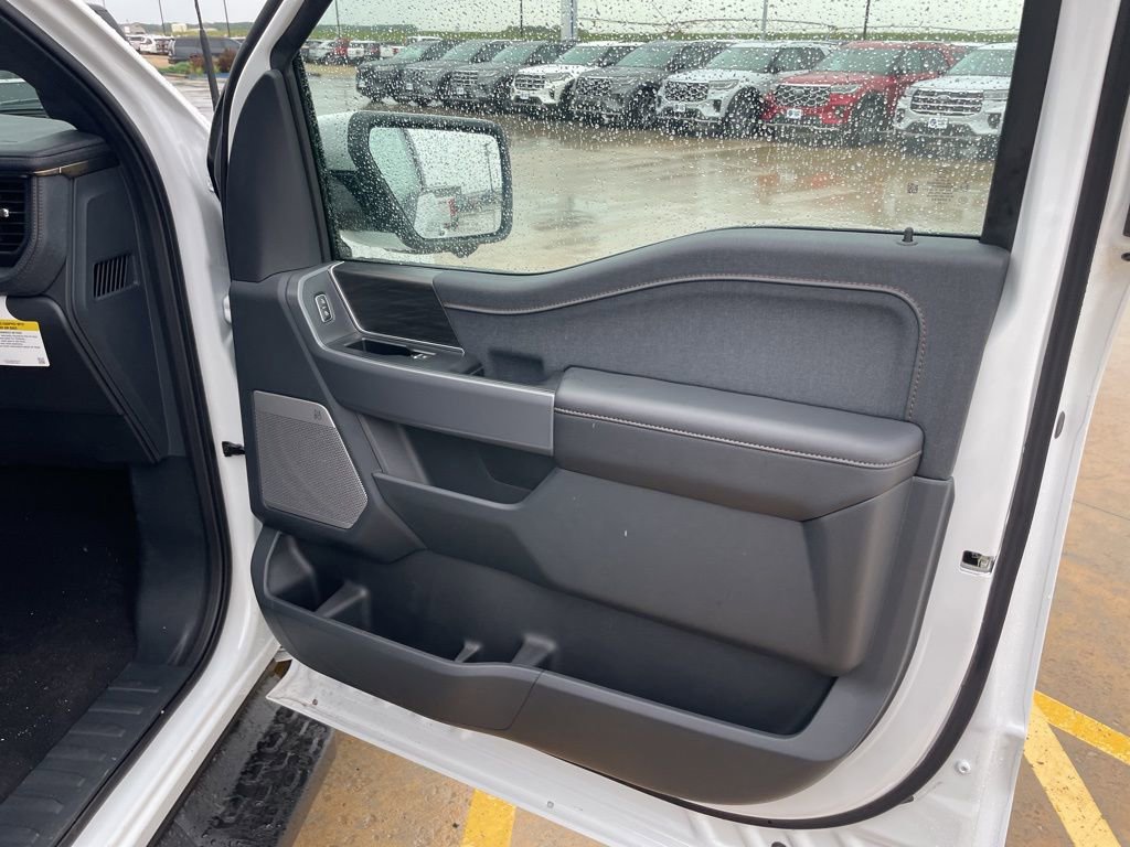 New 2025 Ford F150 Lightning Lariat image 29
