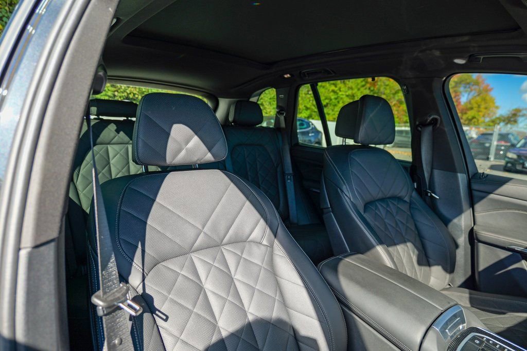 Used 2024 BMW X5 M60i w/ Executive Package image 38