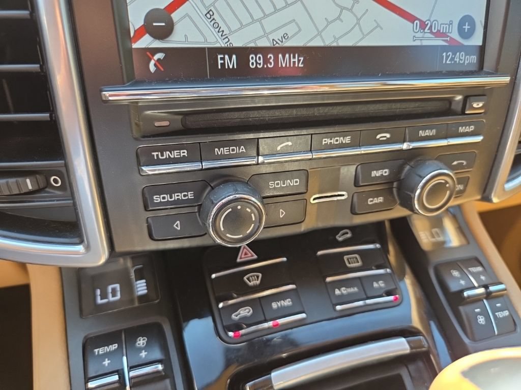 Used 2014 Porsche Cayenne AWD/4WD image 17