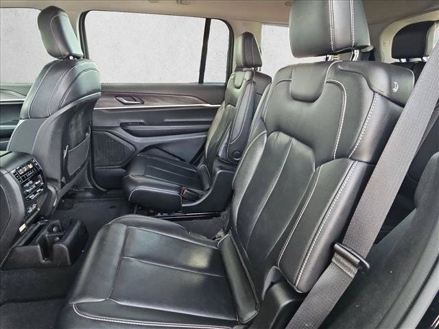 Used 2023 Jeep Grand Cherokee L Limited RWD image 17