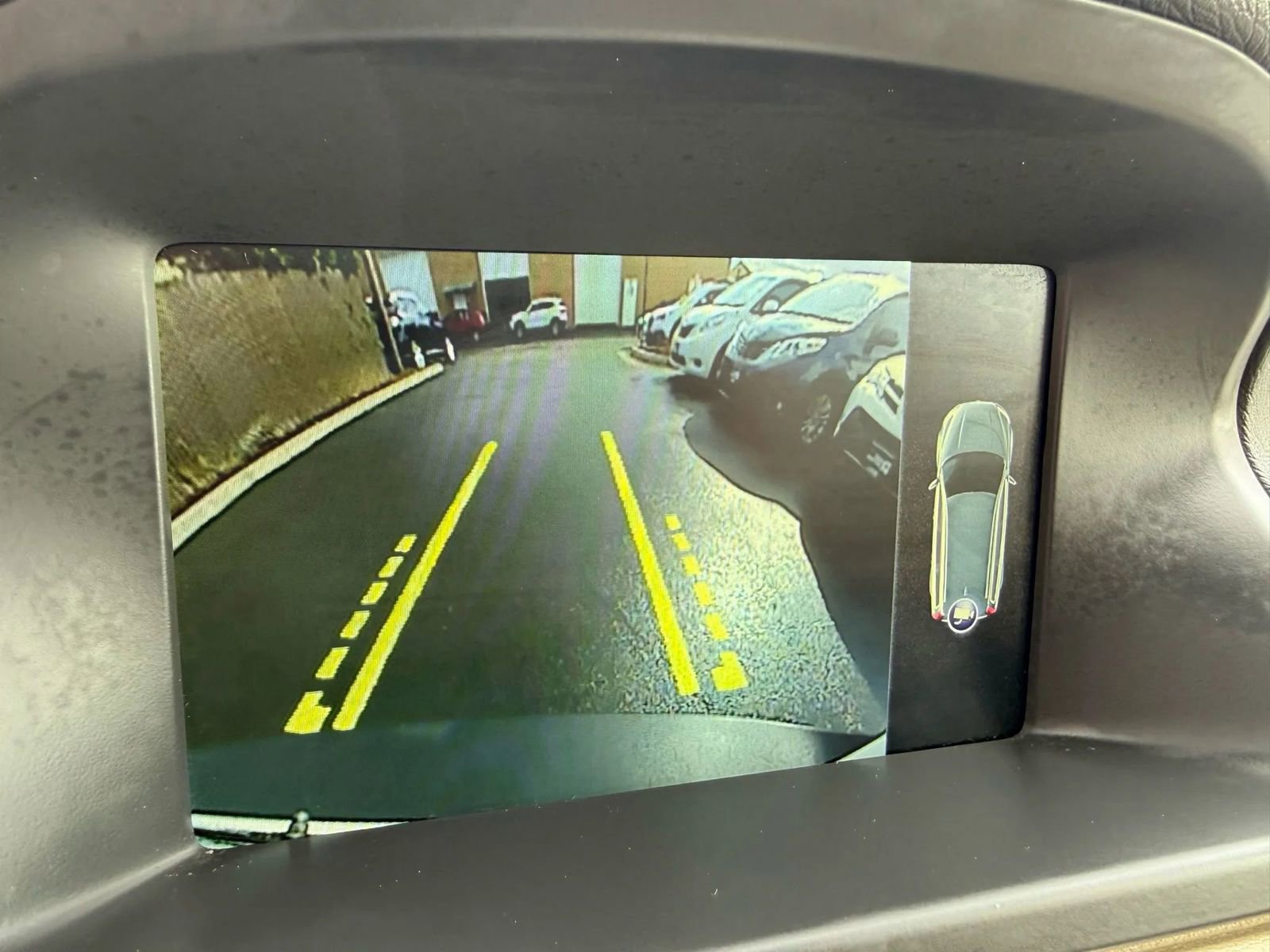 Used 2016 Volvo XC70 T5 Platinum image 16