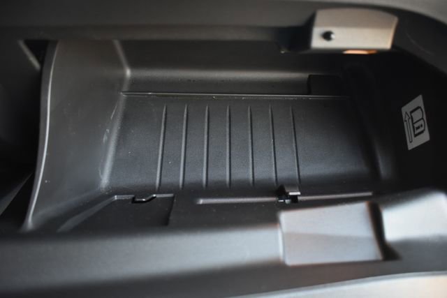 Used 2018 Ford Focus SE w/ SE Appearance Package image 37