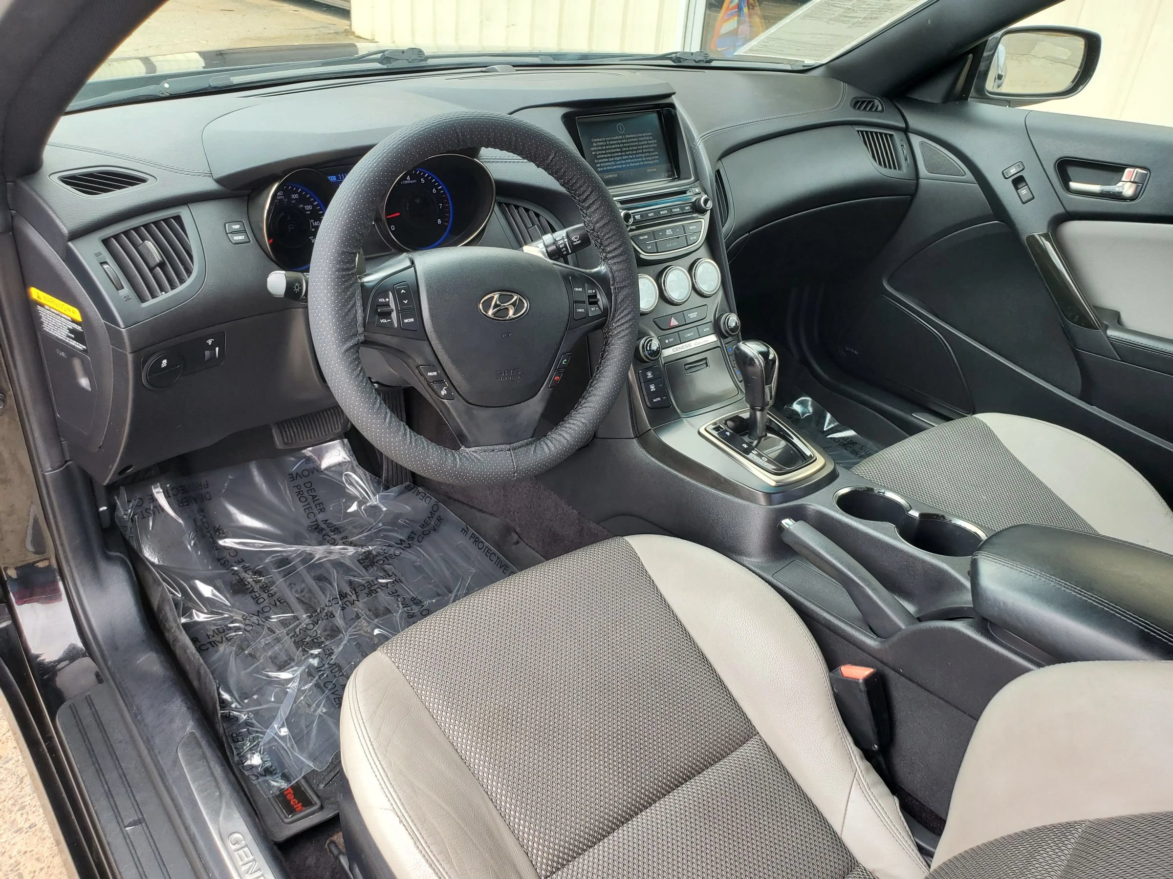Used 2014 Hyundai Genesis 2.0T RWD image 3