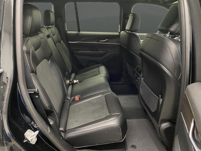 New 2026 Jeep Grand Cherokee Altitude image 34