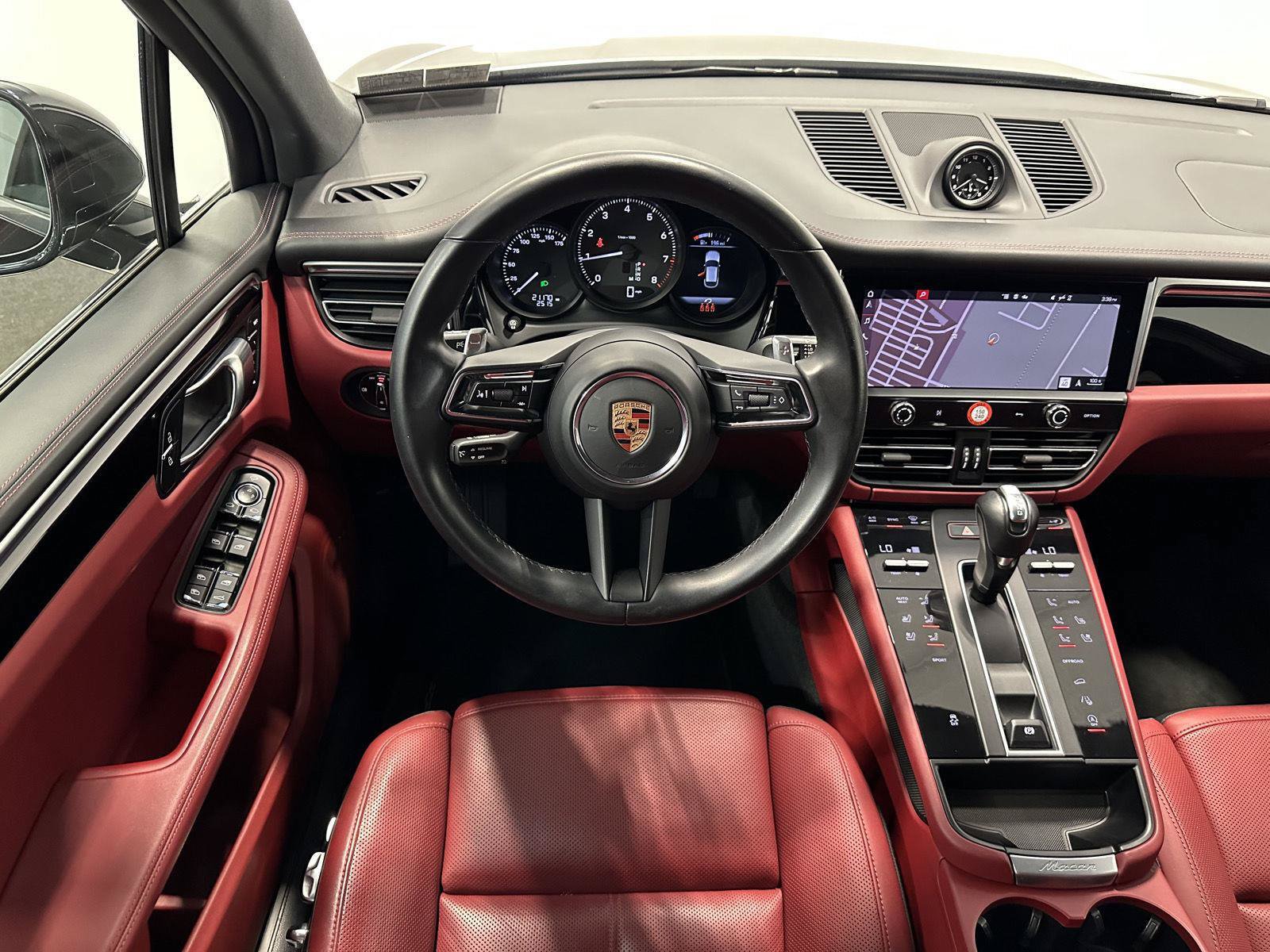 Used 2022 Porsche Macan AWD/4WD image 26