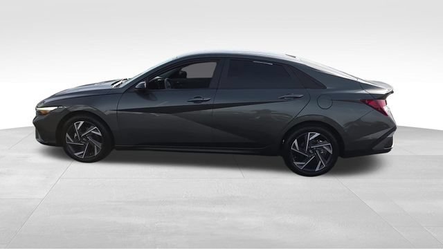 Used 2025 Hyundai Elantra Sport FWD image 5