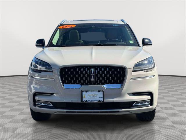 Used 2022 Lincoln Aviator Grand Touring w/ Elements Package Plus AWD/4WD image 2